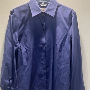 Talbots Wrinkle Resistant Button Down Shirt Blue Size 6